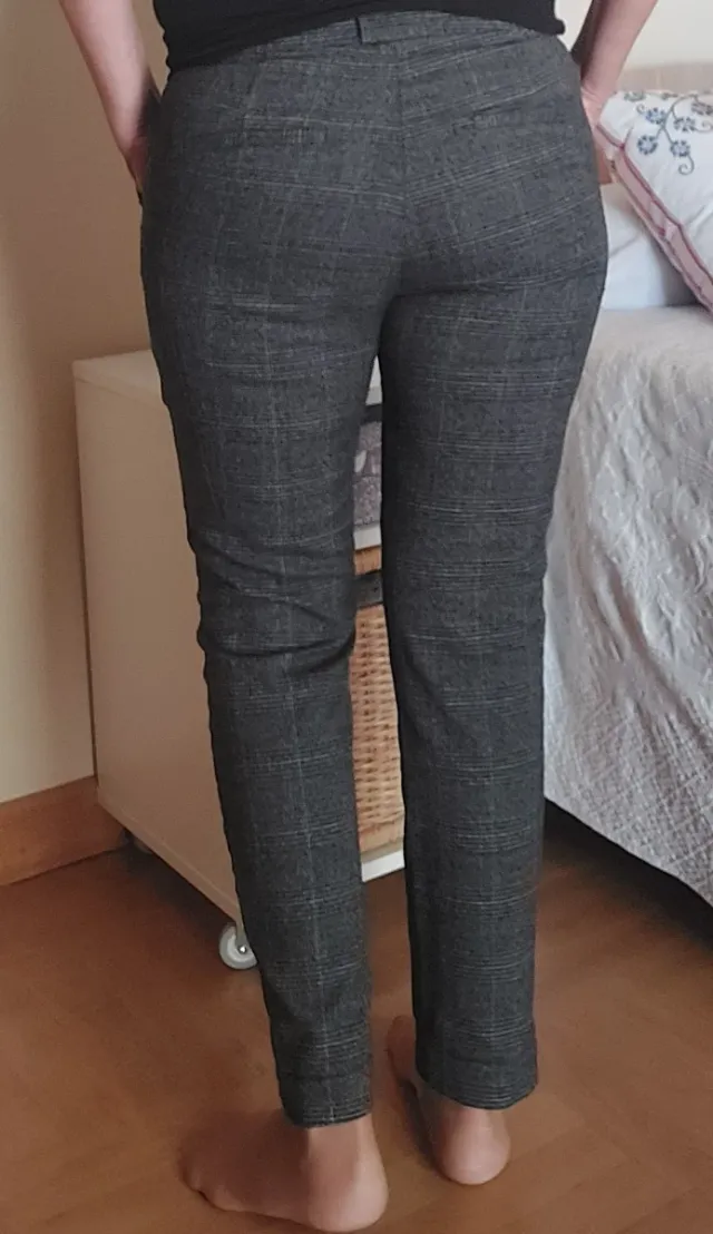 Pantalón cuadros Mango (Talla 38)