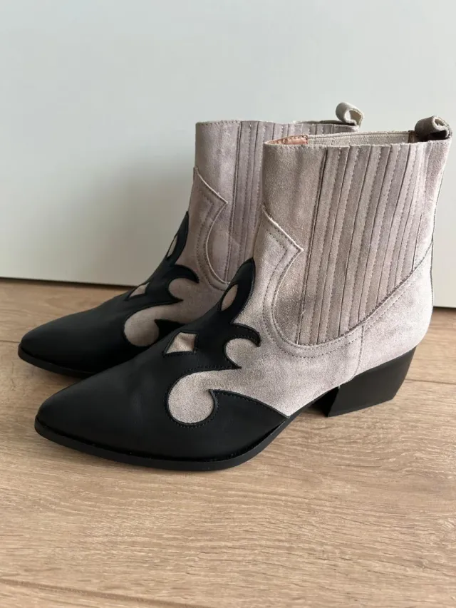 Botines cowboy piel negros y grises