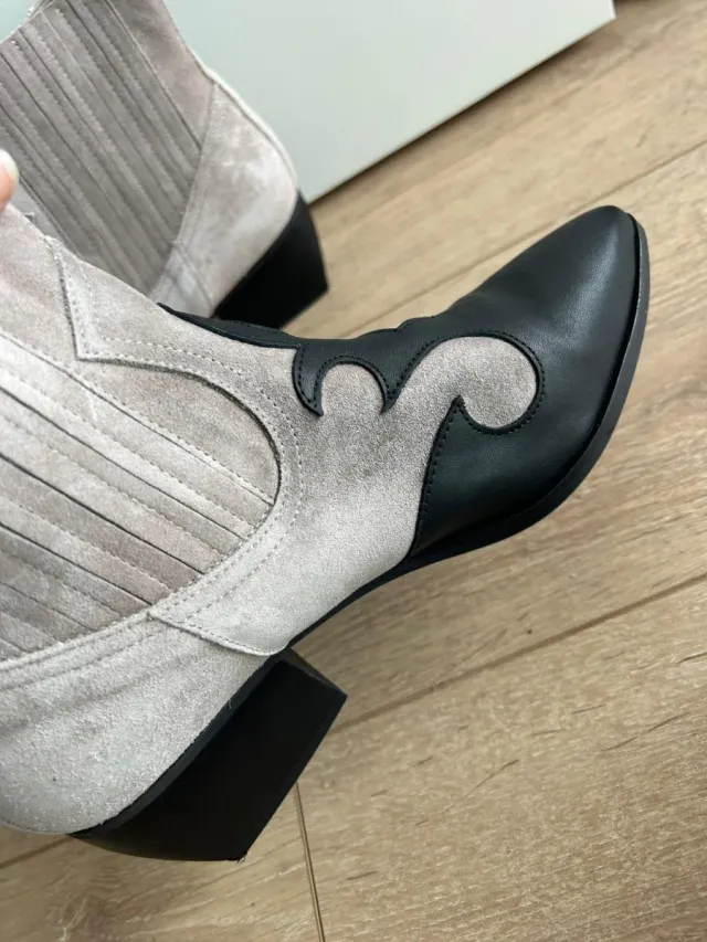 Botines cowboy piel negros y grises