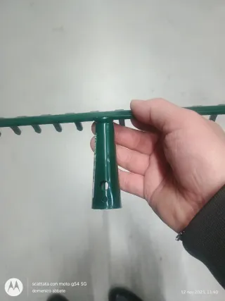 Rastrello da giardino verde