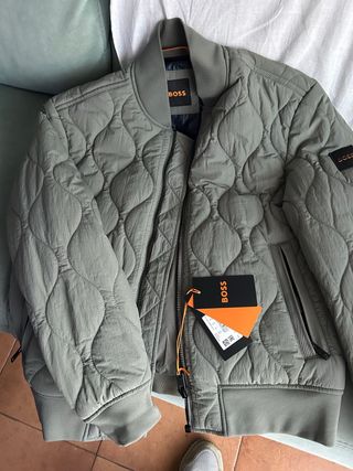 Cazadora bomber BOSS verde oliva