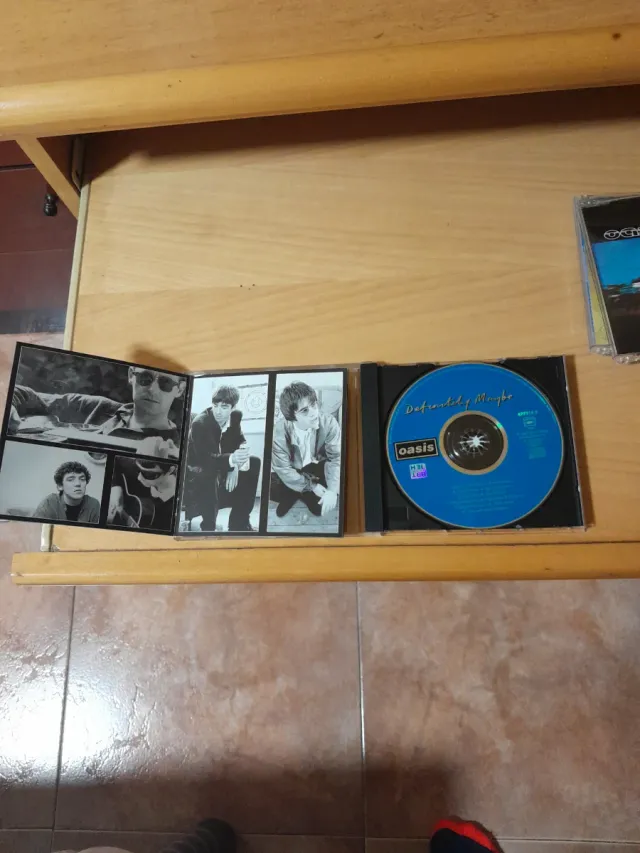 CD Oasis: Definitely Maybe + 3 singoli