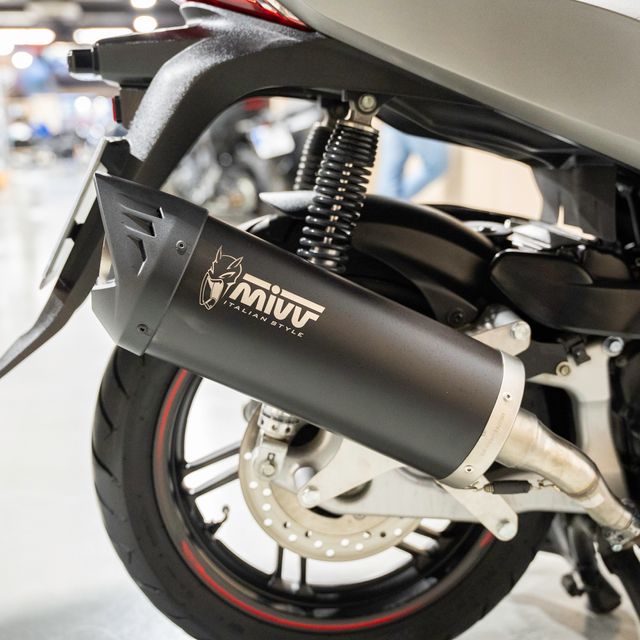 Honda SH 300i Sport Keyless con Top Box