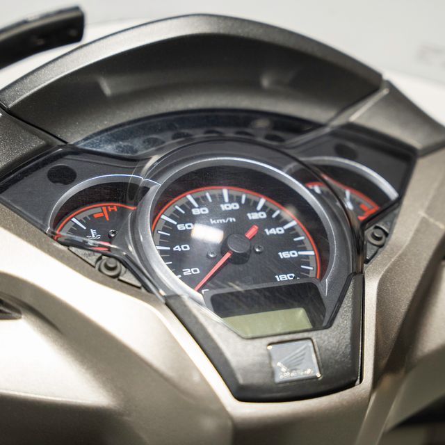 Honda SH 300i Sport Keyless con Top Box