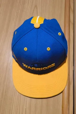 Camiseta y gorra Golden State Warriors