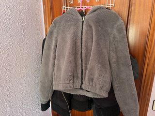 Chaqueta de pelo gris muy calentita
