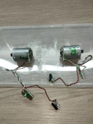 Roomba Repuestos Motor  ruedas modelo:RP360-ST1560