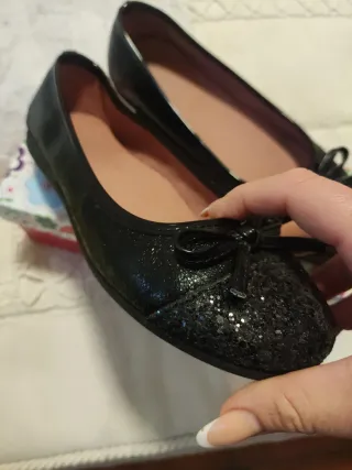 Zapatos negros brillantes talla 37