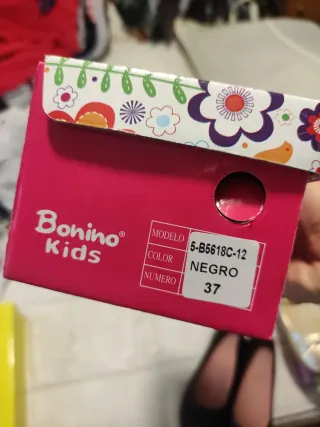 Zapatos negros brillantes talla 37