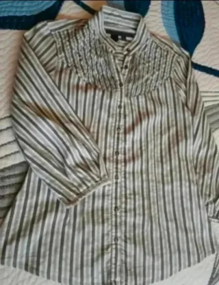 Camisa talla M Rayas Grises y Blancas