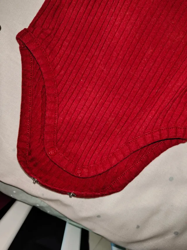 Body Rojo Bebé Talla 12 Meses
