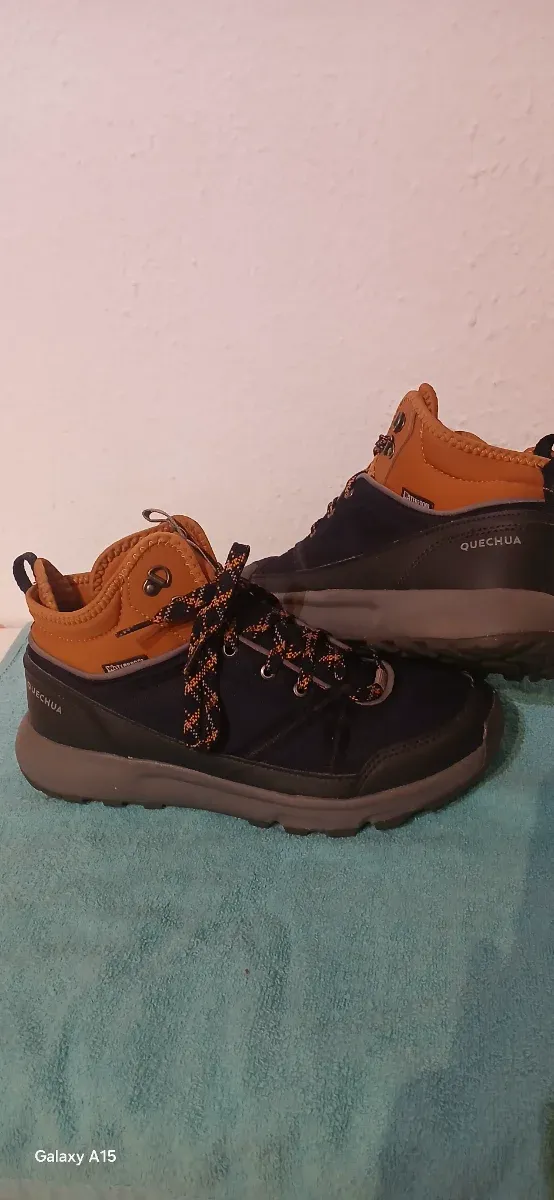 Botas de montaña Quechua impermeables