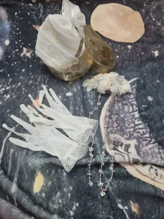 Guantes y horquilla comunión