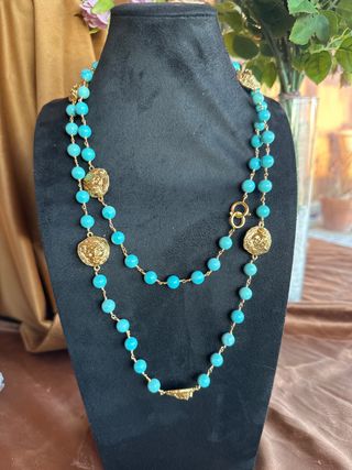 Collar Turquesa con Colgante León Dorado