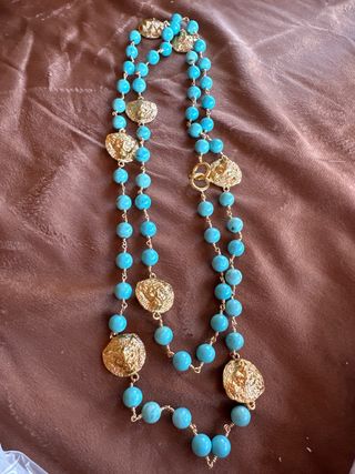 Collar Turquesa con Colgante León Dorado