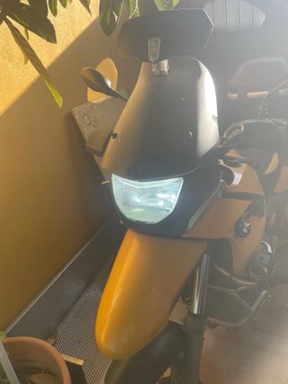 BMW F650GS Amarilla