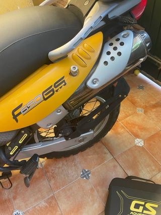 BMW F650GS Amarilla