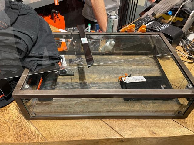 Vitrina expositora accesorios cristal y metal