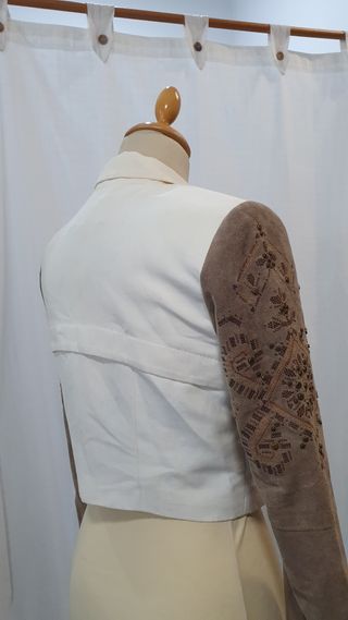 Chaqueta BCBG Max Azria corta blanca