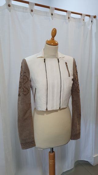 Chaqueta BCBG Max Azria corta blanca