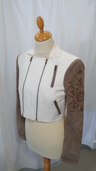 Chaqueta BCBG Max Azria corta blanca