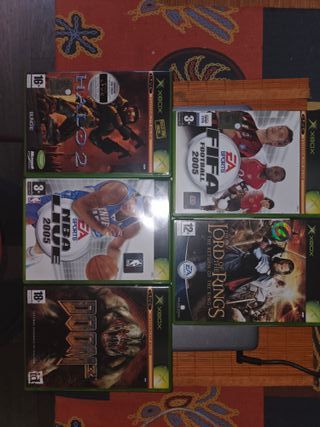 Lotto 5 giochi XBOX:Halo 2,FIFA 05,NBA 05,Doom +1