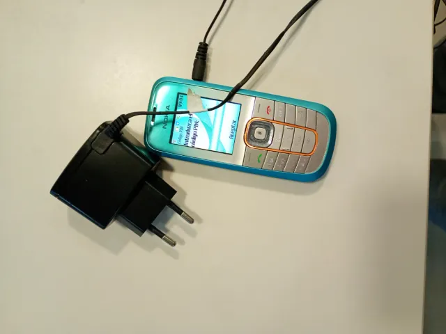 Telefono Nokia 2600 classic blu/arancione