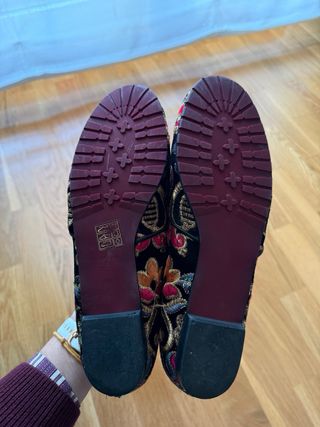 Zapatos Bordados Terciopelo Rebeca Sanver.Talla 40