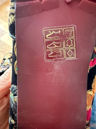 Zapatos Bordados Terciopelo Rebeca Sanver.Talla 40