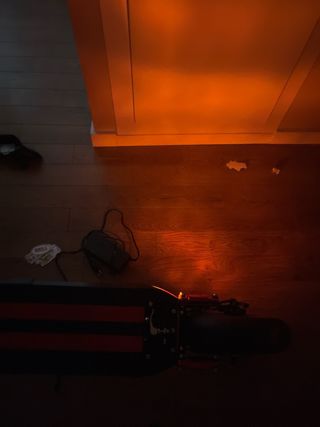 Patinete Eléctrico Negro y Rojo