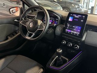 Renault Clio 1.0TCE 91CV TECHNO.- " AÑO 2024 ".- " SOLO 32.450 KM ".- " IMPECABLE ".- " GARANTÍA FABRICANTE RENAULT ".-" MUY EQUIPADO ".-" ETIQUETA VERDE (C) EURO-6EA ".-