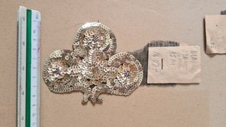 Applicazioni couture in paillettes oro