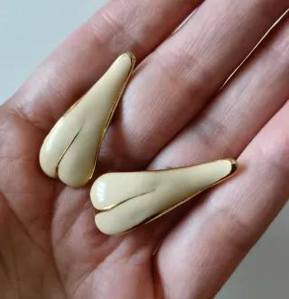 Pendientes clip Balenciaga vintage beige y dorado