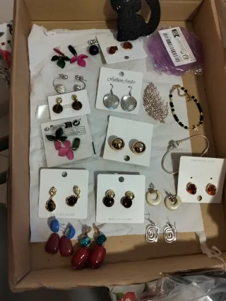 Lotto bigiotteria donna tutta 15€