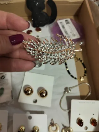 Lotto bigiotteria donna tutta 15€