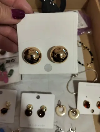 Lotto bigiotteria donna tutta 15€