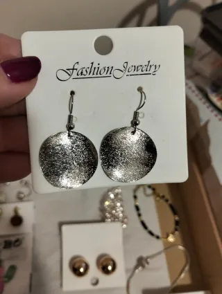 Lotto bigiotteria donna tutta 15€