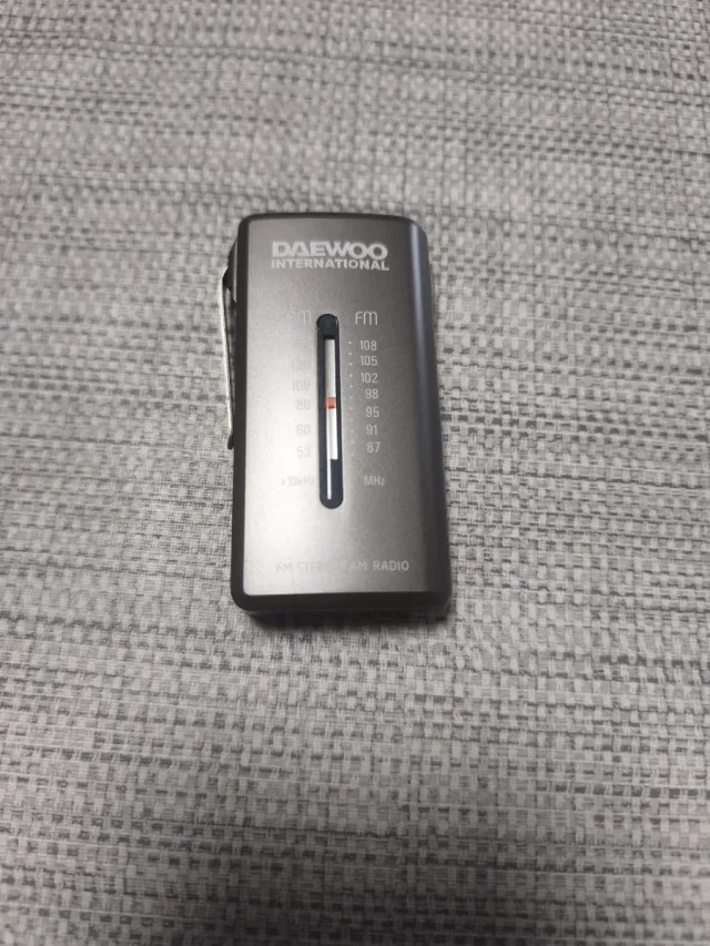 Radio Daewoo FM/AM Portátil