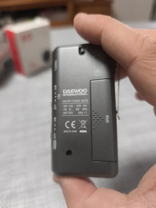 Radio Daewoo FM/AM Portátil