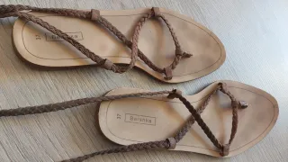 Sandalias romanas trenzadas