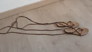 Sandalias romanas trenzadas