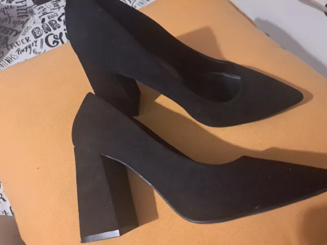 Zapatos de tacón negros ante