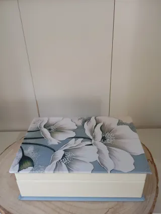 Portagioie a Libro Fiori Bianchi