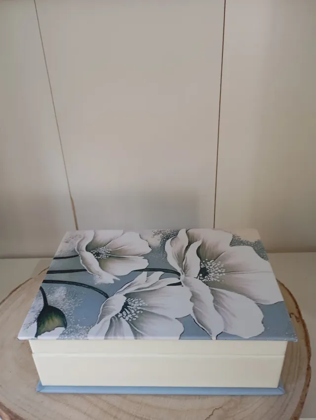 Portagioie a Libro Fiori Bianchi