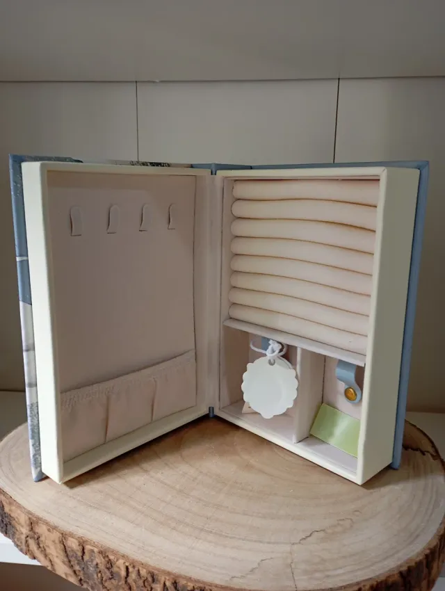 Portagioie a Libro Fiori Bianchi