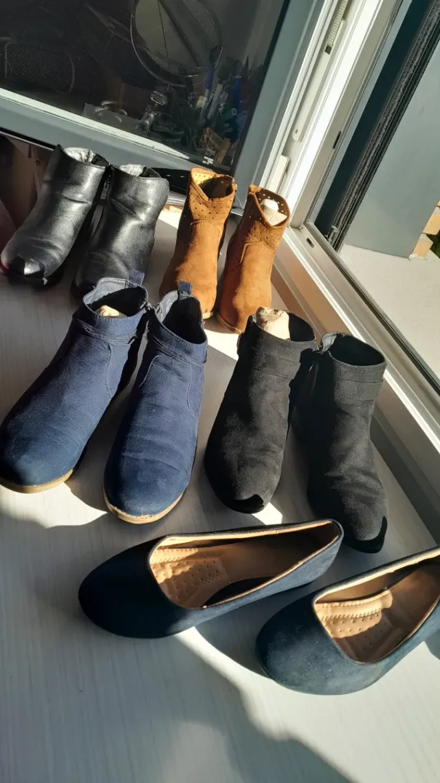 Botines azules y marrones