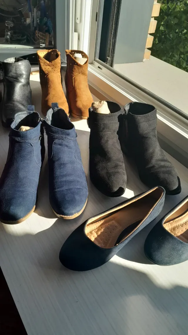 Botines azules y marrones