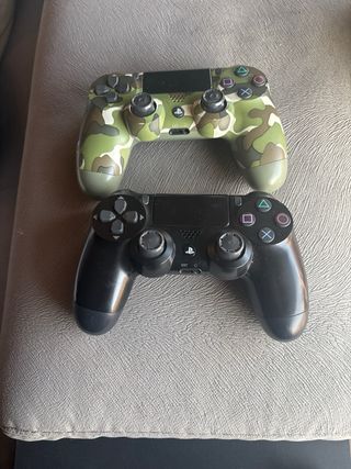 PS4 (PlayStation 4) + 2 mandos