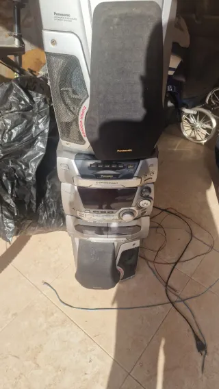 Minicadena Panasonic Radio CD Cassette Plata