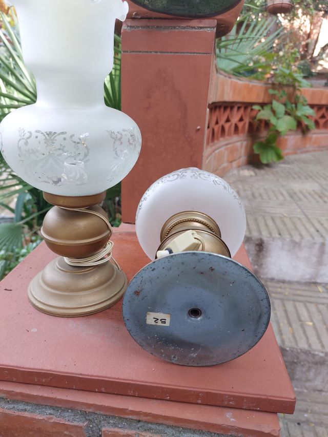 Lámparas Vintage Doradas y Transparentes